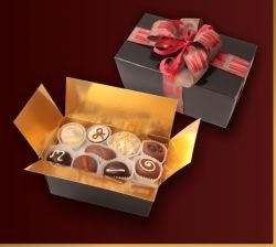 Praliny w Dużym Czarnym Kuferku