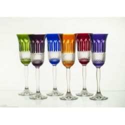 Kolorowe kieliszki do szampana