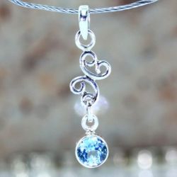 Srebrna zawieszka Niebieski Topaz