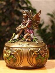 Szkatułka z aniołkiem