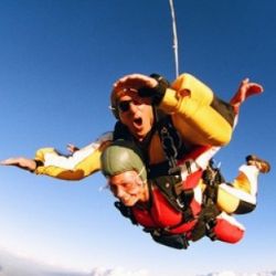 Skok ze spadochronem